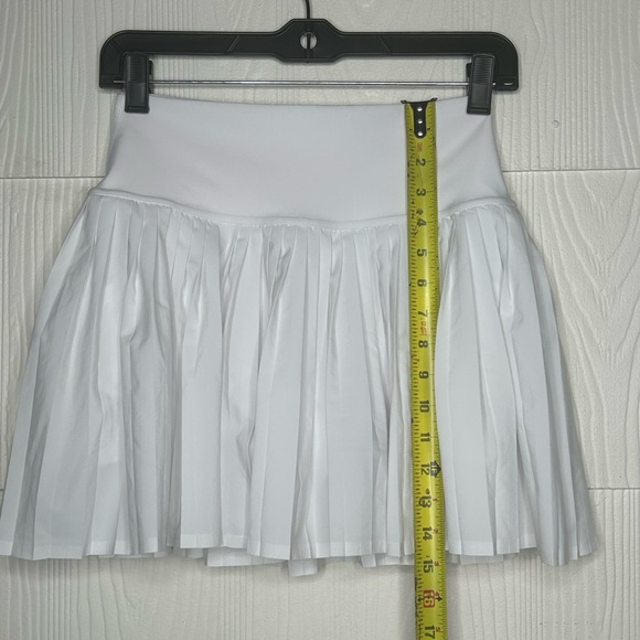 ALO Yoga White Pleated Tennis Mini Skirt - Picture 6 of 7